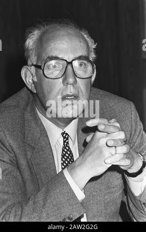 Association Press Conference NBM companies; ir J. C. van der Lippe, Head Data: 23 giugno 1982 Parole Chiave: Conferenze stampa Foto Stock