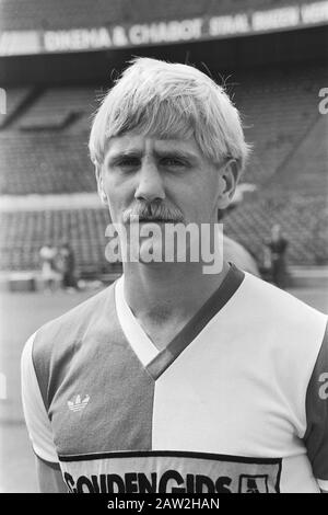 Press Day Feijenoord; 3, 4: Ivan Nielsen, Head, 5, 6: Andre Hoekstra, Head Data: 29 Luglio 1982 Parole Chiave: Sport, Football Persona Nome: Andre Hoekstra Institution Nome: Feyenoord Foto Stock