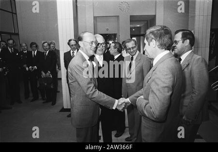 Prince Bernhard visita la regione di Twente; visita l'ufficio regionale Twente Data: 31 ottobre 1978 luogo: Overijssel, Twente Parole Chiave: Visita, Princes Nome Persona: Bernhard, Prince, Twente Foto Stock