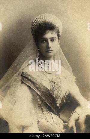 L'imperatrice russa Tsarina ALEXANDRA FYODOROVNA ( Feodorovna ), sposata con lo zar Nicola II di Russia ( 1868– 1918 ) ( Nikolay II), l'ultimo zar Foto Stock
