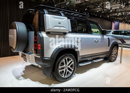 Bruxelles - 9 GENNAIO 2020: Il nuovo modello Land Rover Defender presentato al Motor Show di Bruxelles Autosalon 2020. Foto Stock