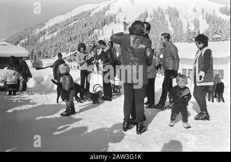 Famiglia reale per le loro vacanze invernali in Lech Data: 2 Marzo 1971 Località: Lech Parole Chiave: Vacanze Foto Stock