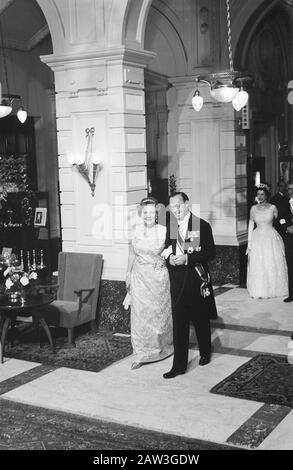 Ospiti reali per cena Data: 1 maggio 1962 Parole Chiave: Ospite, cena Foto Stock