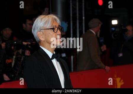Ryuichi Sakamoto durante la cerimonia di chiusura del Berlinale Film Festival 2018 Foto Stock