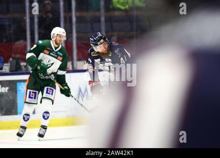 Linköping 20200125Ice partita di hockey in SHL tra Linköping HC-Färjestad BK nell'arena Saab. Jonas Junland ha fatto la sua prima partita nel club dopo il suo ritorno. Foto Jeppe Gustafsson Foto Stock