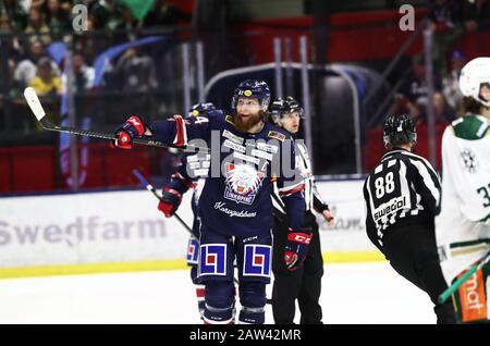 Linköping 20200125Ice partita di hockey in SHL tra Linköping HC-Färjestad BK nell'arena Saab. Jonas Junland ha fatto la sua prima partita nel club dopo il suo ritorno. Foto Jeppe Gustafsson Foto Stock