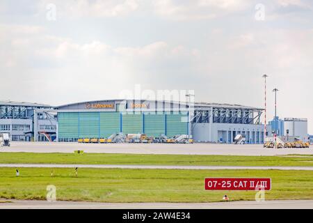 Stoccarda, Germania - 06 Maggio 2017: Lufthansa Technik Hangar All'Aeroporto Di Stoccarda Foto Stock