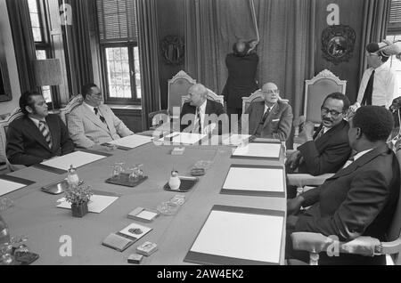 Conferenza del governo tra Suriname, Antille Olandesi e Paesi Bassi Catshuis Data: 18 maggio 1974 Parole Chiave: Conferenze, governi Istituto Nome: Catshuis Foto Stock