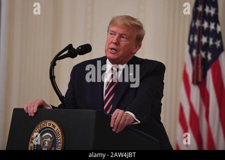 6 febbraio 2020, Washington, District of Columbia, USA: 2/6/20- The White House- Washington DC..il presidente Donald J. Trump esprime osservazioni nella stanza orientale circa il suo verdetto assolutistico da parte del Senato. (Credit Image: © Christy Bowe/Globe Photos Via Zuma Wire) Foto Stock