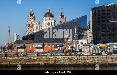 Un panorama multi-immagine dello skyline di Liverpool catturato nel febbraio 2020. Foto Stock