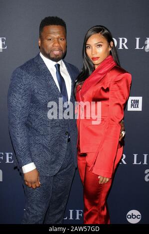 (L-R) 50 Cent (Curtis Jackson) e Jamira Haines partecipano alla serie televisiva 'For Life' Premiere ad Alice Tully Hall, a New York City. Foto Stock