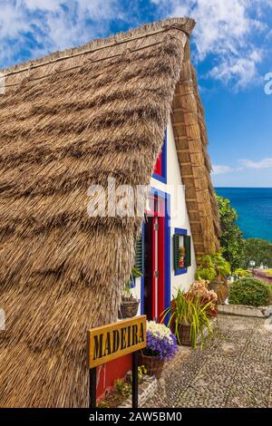 Casa de Flores, Santana, Madeira una vecchia casa tradizionale Foto Stock