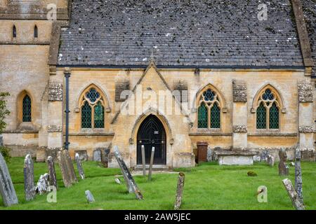 Chiesa di San Barnaba nella città di Snowshill, Gloucestershire, Inghilterra, Regno Unito Foto Stock