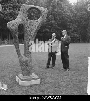 Scultura Di Apertura Museo Kroller Moller. Ministro Cals e Dr. De Leeuw. Data: 3 Giugno 1961 Parole Chiave: Musei, Aperture Nome Persona: Cal, Jo, Dr. Lion Institution Nome: Kröller-Müller Museum Foto Stock