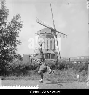 East German Skifenomeen King Everest Esercita Riekermolen Data: 8 Agosto 1961 Nome Dell'Istituzione: Riekermolen Foto Stock