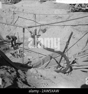 Perforazione esplorativa su Ameland NAM e Caltex. Panoramica del lavoro Data: 26 Settembre 1963 Località: Ameland, Friesland Parole Chiave: Minerario Foto Stock