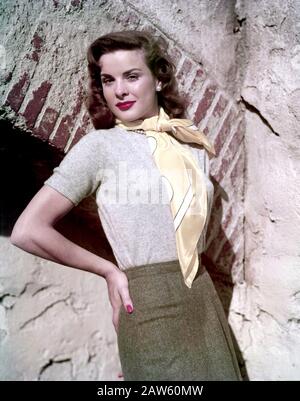 1953 ca , USA : l'attrice di film JEAN PETERS ( 1926 - 2000 ), pubblica ancora . - FILM - ritratto - ritatto - CINEMA - MODA - moda - ANNI Foto Stock