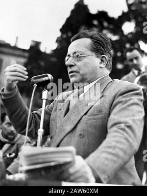 1948 , 17 novembre , ROMA , ITALIA : il politico comunista italiano PALMIRO TOGLIATTI ( Genova 1893 - 1964 ). - PCI - P.C.I. - PARTITTO COMUNISTA ITA Foto Stock