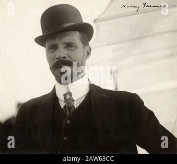 1909 , FRANCIA : IL pioniere dell'aereo HENRI FARMAN ( Henry , 1874 – 1958 ) è stato un pilota anglo-francese, aviatore e costruttore di aerei Foto Stock