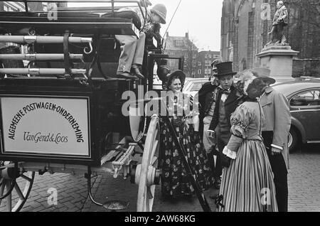 Ultima corsa in carrozza da Van Gend en Loos e Utrecht. Stagecoach At Domtoren Data: 7 Marzo 1968 Località: Utrecht Parole Chiave: Stagecoaches, Rides Nome Persona: Domtoren Nome Istituzione: Van Gend & Loos Foto Stock