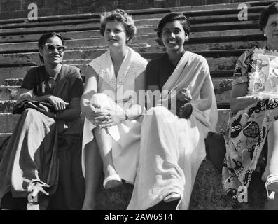 Campionati nazionali di tennis Hague Ten Bosch e la signora indiana Davos Data: 12 agosto 1952 Parole Chiave: Campionati di tennis Foto Stock