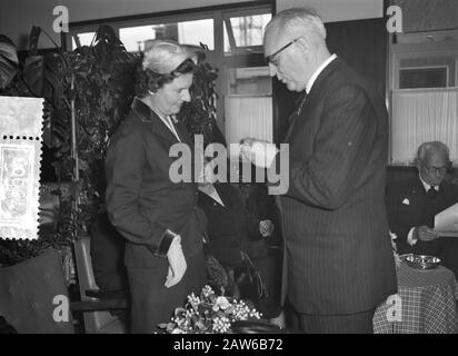 NDSM lancio Khasiella nave cisterna per Royal Dutch Shell Group Data: 10 dicembre 1955 Località: Amsterdam, Noord-Holland Parole Chiave: Costruzione navale, cantieri navali, navi, navi cisterna Nome Persona: Khasiella Istituto Nome : Shell Foto Stock