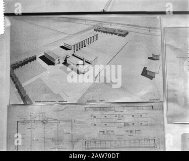 Press A tour along dune water Garden Place in the Splendid Dunes Data: 20 aprile 1961 luogo: Noordwijk Parole Chiave: Waterworks Foto Stock