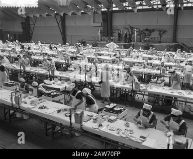 Compito B. K. Kampen. Cooking Concorsi Hague Data: 27 Aprile 1961 Luogo: L'Aia, Olanda Del Sud Parole Chiave: Concorsi Di Cucina Persona Nome: Bk Foto Stock