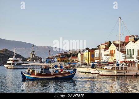 Vue sur le Port. Ile de Kastellorizo, Grèce Foto Stock