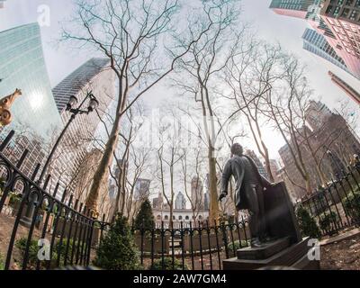 Bryant Park in inverno, luce naturale. New York, Stati Uniti Foto Stock
