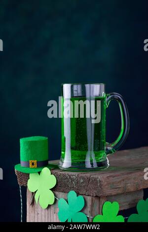 Giornata di San Patrizio birra verde Foto Stock