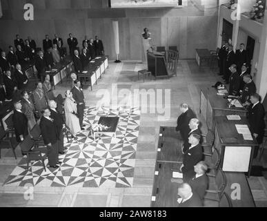 Queen Juliana apre la nuova County Hall di Arnhem Data: 11 settembre 1954 luogo: Arnhem Parole Chiave: Queens, casa reale, aperture, case di contea Foto Stock