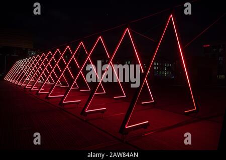 The Wave, installazione artistica interattiva di Vertigo al Copenhagen Light Festival. Visibile nel mese di febbraio 2020. Foto Stock