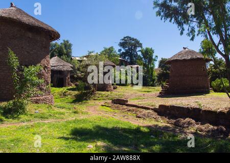 Tipica capanna di fango arrotondato, Lalibela, Etiopia Foto Stock