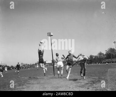 Korfball Paesi Bassi Contro Belgio 8-3 Data: 26 Maggio 1957 Parole Chiave: Basket Foto Stock