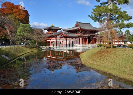 Tempio di Byodo-in (Phoenix Hall) a Uji, Kyoto Foto Stock