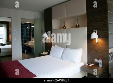 Camera da letto in assoluto Hotel Limerick, Irlanda Foto Stock