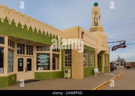 Art deco Tower Station e U-Drop Inn lungo la Route 66 a Shamrock, Texas, Stati Uniti [Nessuna release di proprietà; disponibile solo per le licenze editoriali] Foto Stock