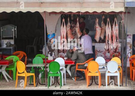 Macellaio di carne in Marocco, Africa Foto Stock