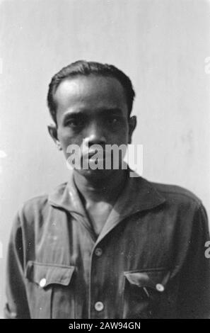 Ritratto immagini (varie) [Fotografie passaporto] Ritratto di un indonesiano Data: 1947 luogo: Indonesia Indie Orientali olandesi Foto Stock