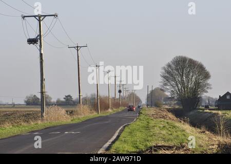 A sud-est dalla griglia 210529 del sistema operativo sull'Holland Fen accanto Al North Forty Foot Drain (a destra), a sud-est di Chapel Hill, Lincolnshire UK. Foto Stock