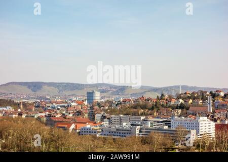 Stoccarda, Germania - 17 marzo 2014: Vista su Stoccarda, parte est della città con il famoso edificio Gaskessel e Statium Foto Stock