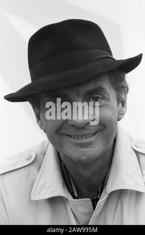 Harald Juhnke, deutscher Schauspieler, Sänger und Entertainer, Deutschland um 1980. Attore, cantante e intrattenitore tedesco Harald Juhnke, Germania intorno al 1980. Foto Stock