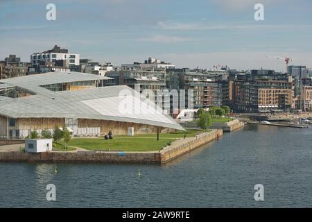 Oslo, NORVEGIA - 27 MAGGIO 2017: Astrup Fearnley Museum of Modern Art a Oslo in Norvegia. E 'stato costruito come parte del complesso Icone Tjuvholmen (2006-2012) e w Foto Stock