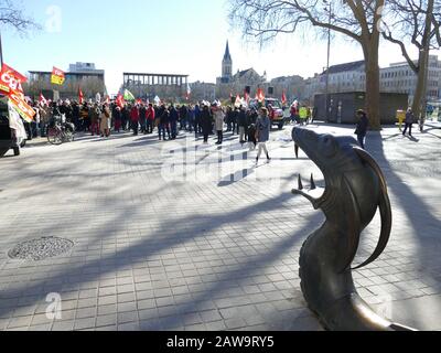 Per la mobilitazione del 12th contro la riforma delle pensioni dopo la mobilitazione storica del 5 dicembre la partecipazione di 600 persone è in declino Foto Stock