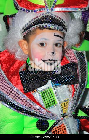 Partecipante Bambino Nel Carnevale Di Santa Cruz, Tenerife Foto Stock