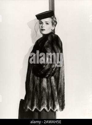 1939 ca , USA : la tragica attrice americana FRANCES FARMER ( 1913 - 1970 ), pubblica ancora - CINEMA - film - ritratto - ritatto - capelli biondi - Foto Stock