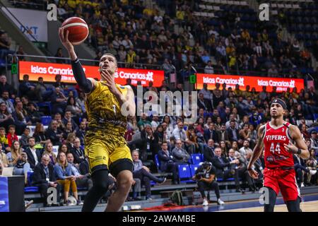 Tenerife, Spagna. 07th Feb, 2020. Gabriel lundberg (iberostar tenerife) in azione durante Iberostar Tenerife vs Rio Grande Valley Vipers, FIBA Intercontinental Cup a Tenerife, Italia, 07 Febbraio 2020 Credit: Agenzia fotografica indipendente/Alamy Live News Foto Stock