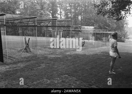 La Regina Beatrice Ha Aperto Int. Mostra di immagini Sonsbeek 1986 Arnhem Data: 17 giugno 1986 luogo: Arnhem Parole Chiave: Immagini, scultura, mostre, mostre Persona Nome: Sonsbeek Foto Stock