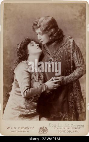 1880 ca , LONDRA , GRAN BRETAGNA : la più celebre attrice teatrale francese SARAH BERNHARDT ( 1844 - 1923 ) come Zanetto in LE PASSANT di François Co Foto Stock